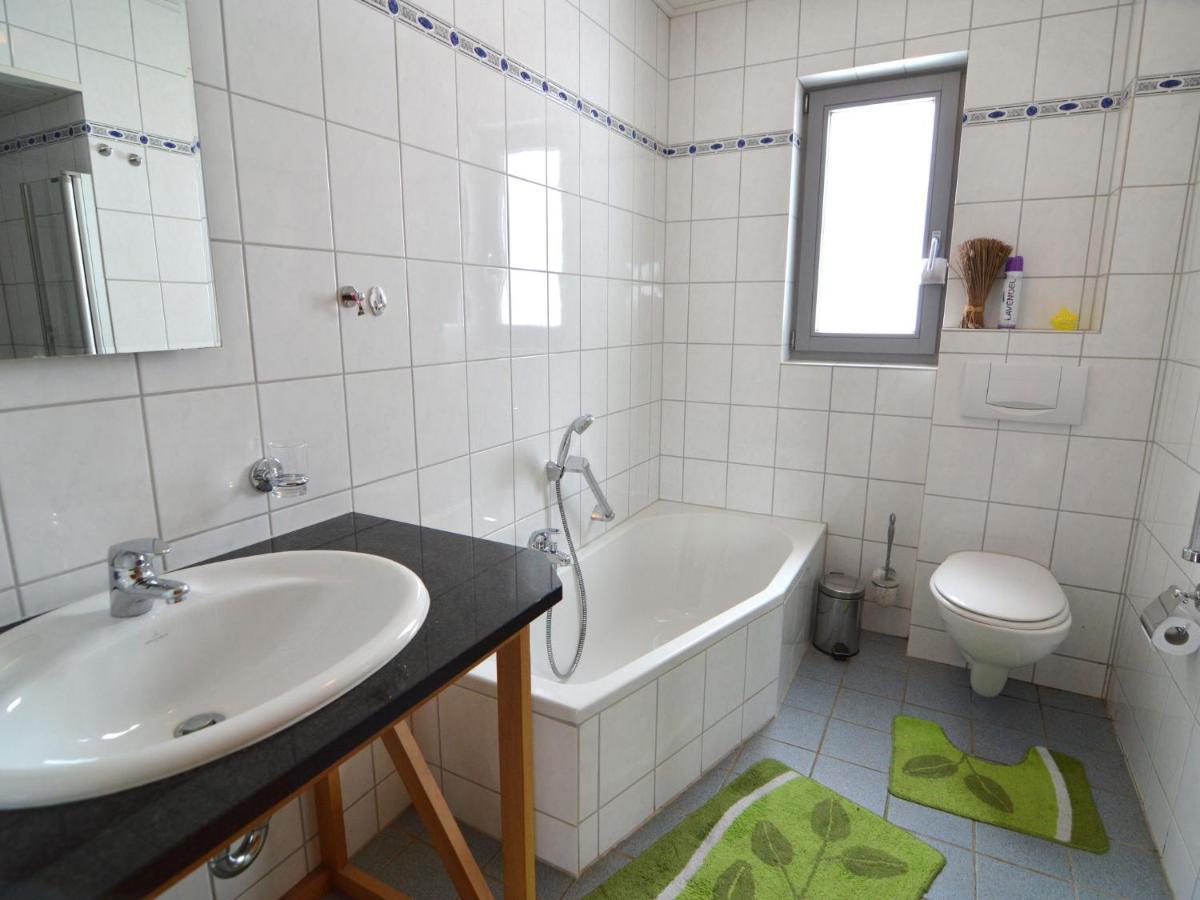 Luxurious Farmhouse Near The Ski Area Villa Hellenthal Esterno foto