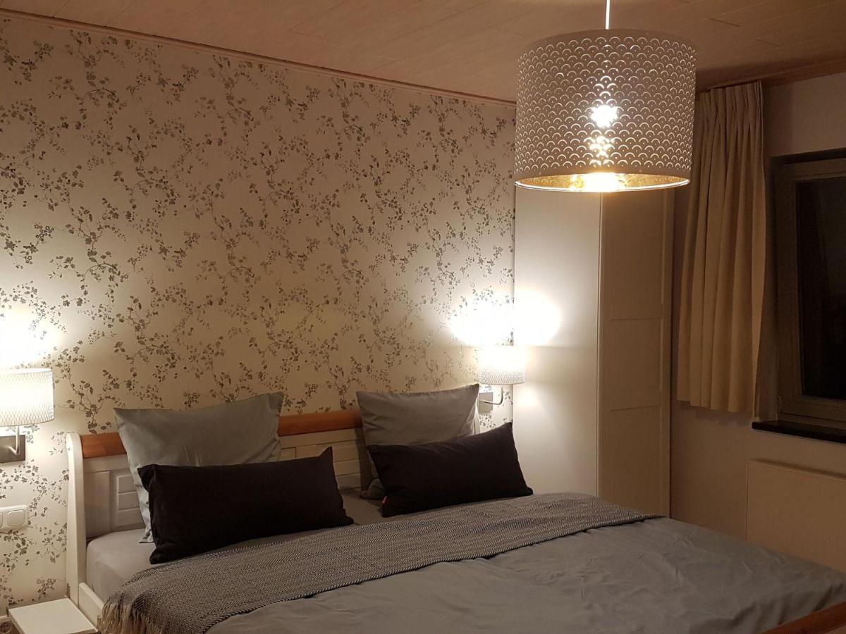 Luxurious Farmhouse Near The Ski Area Villa Hellenthal Esterno foto